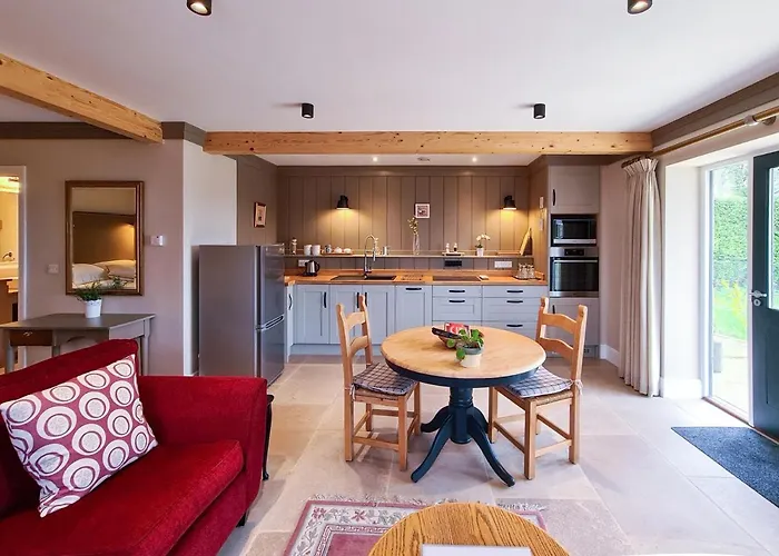 Luxury Lodge @ Ewen Barn - Private 5* Retreat